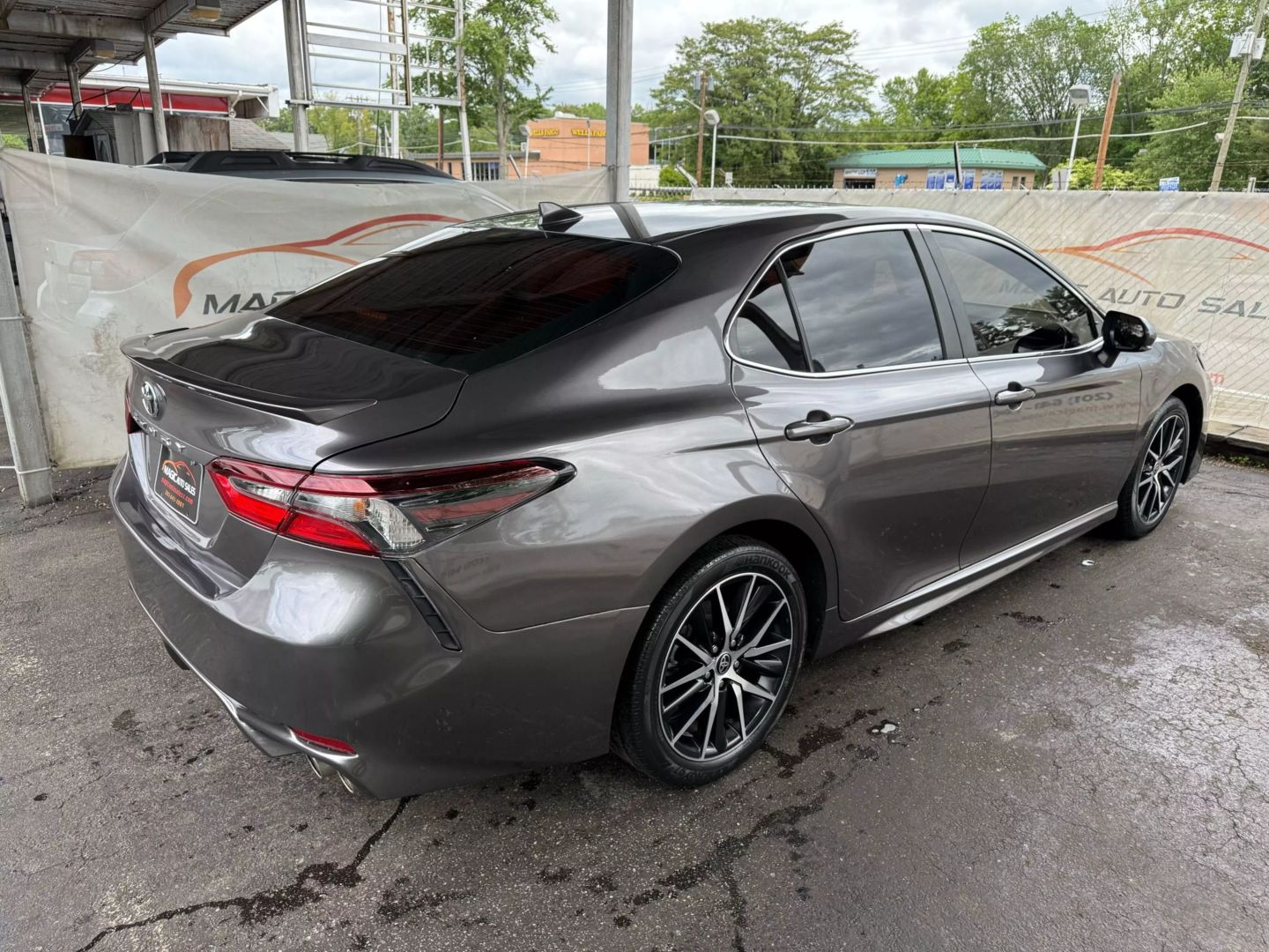 2022 Toyota Camry - Image 13