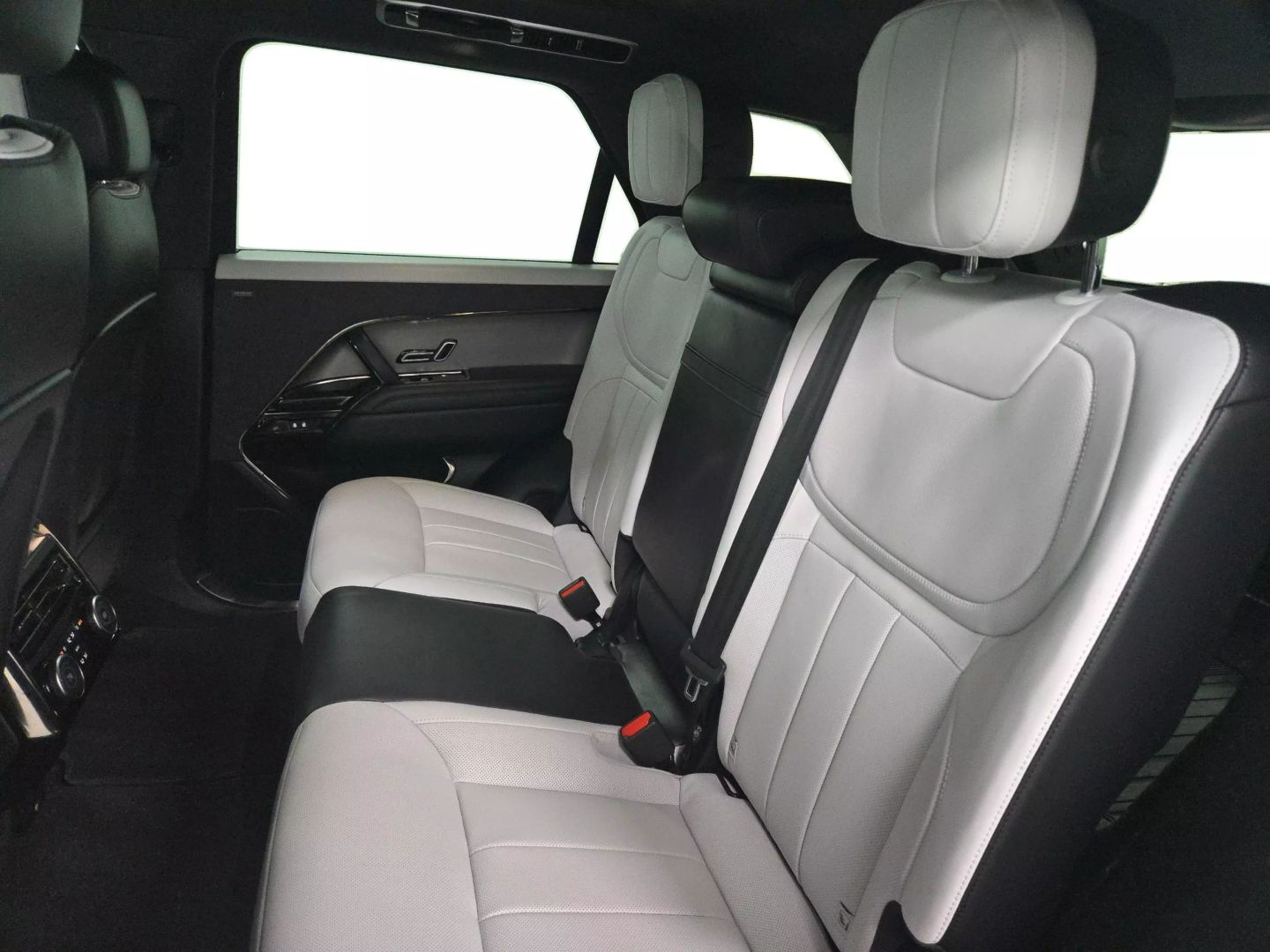 2024 Land Rover Range Rover Sport - Image 18