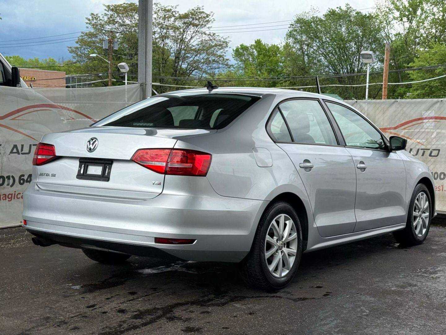 2015 Volkswagen Jetta - Image 11