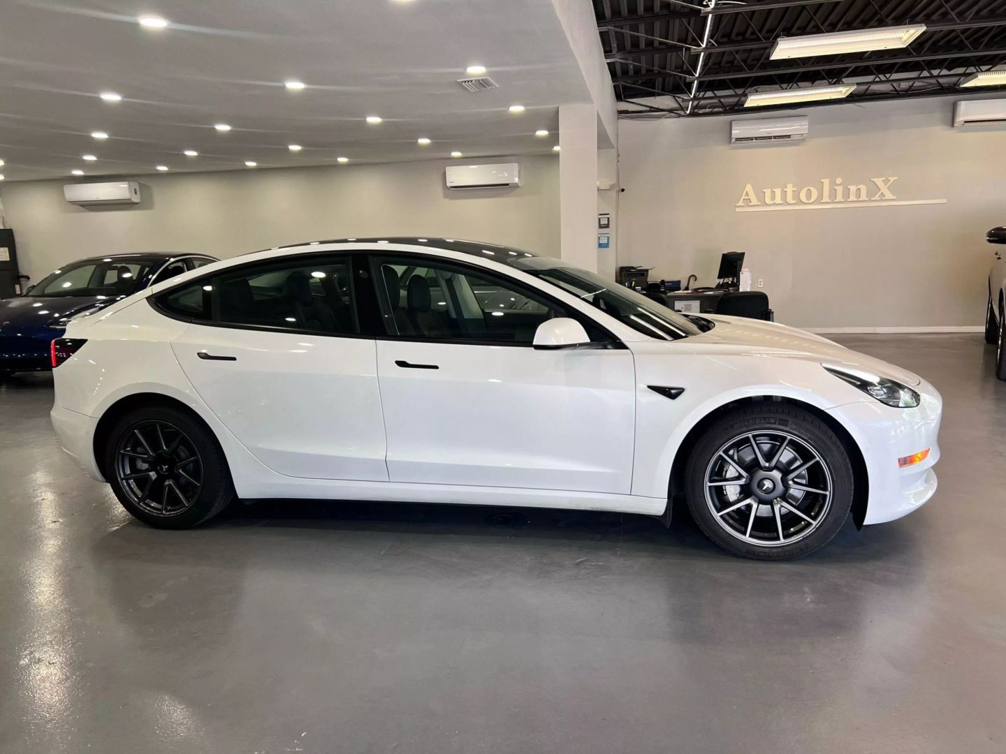 2021 Tesla Model 3 Long Range Sedan 4d - Image 8