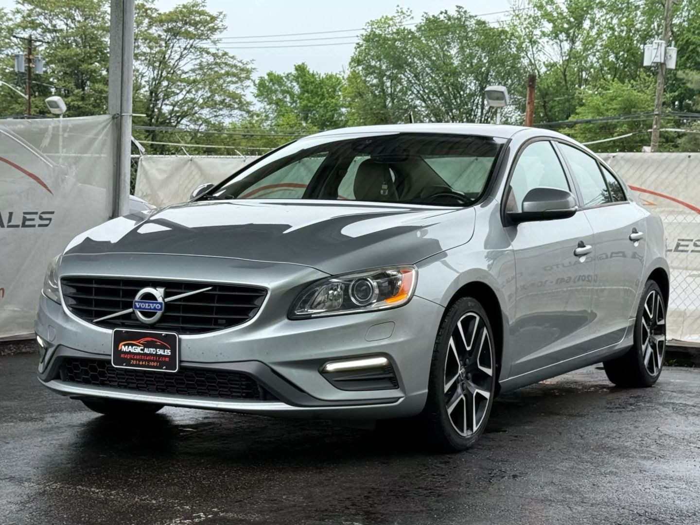 2018 Volvo S60 - Image 3