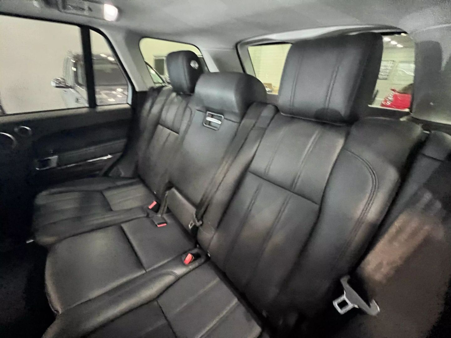 2015 Land Rover Range Rover Hse Sport Utility 4d - Image 13