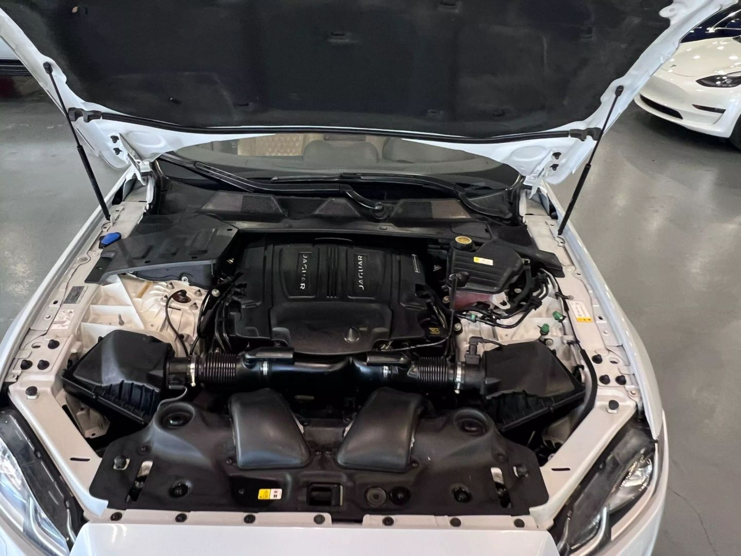 2016 Jaguar Xj Xjl Portfolio Sedan 4d - Image 38