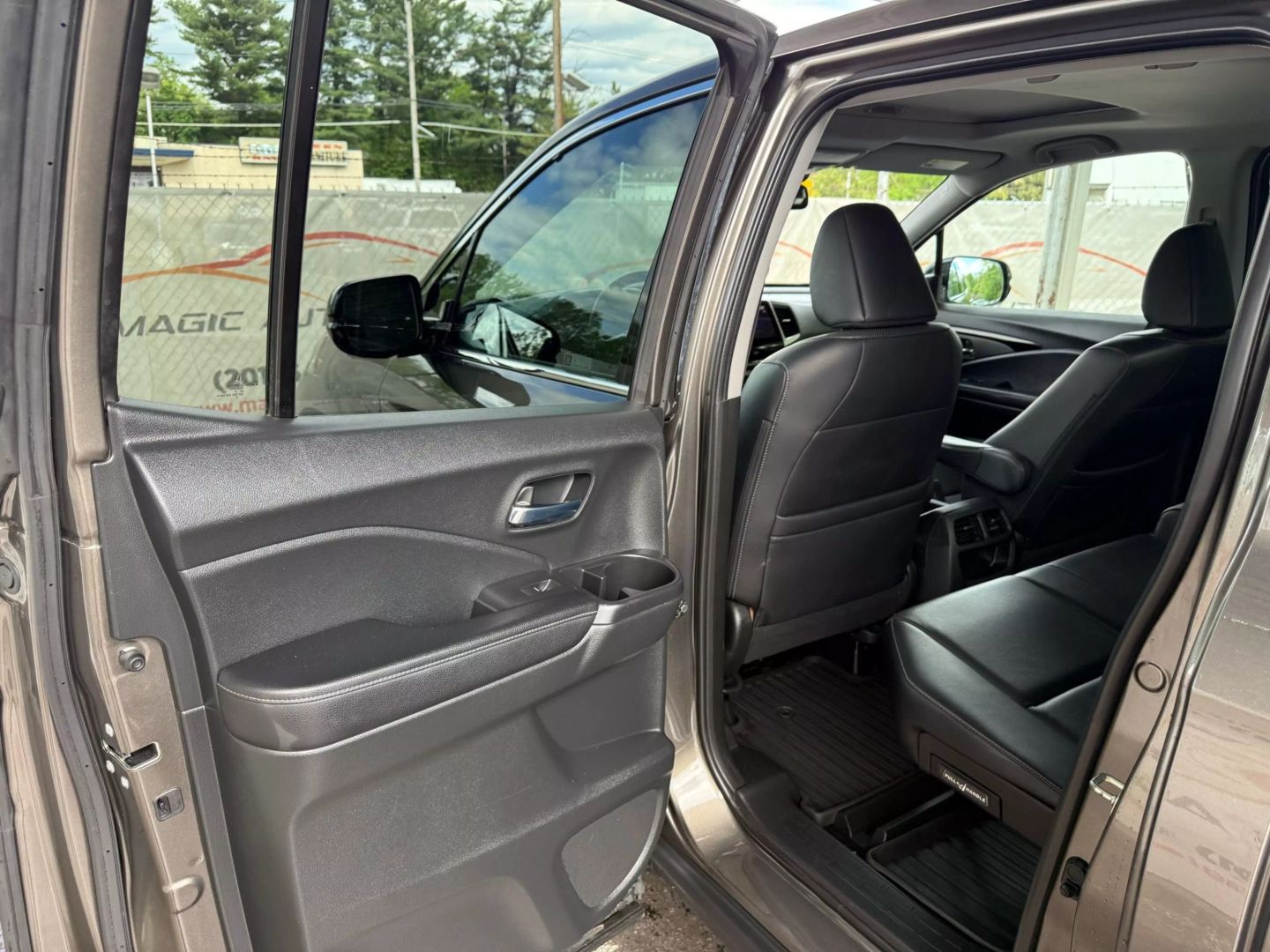 2020 Honda Ridgeline - Image 17