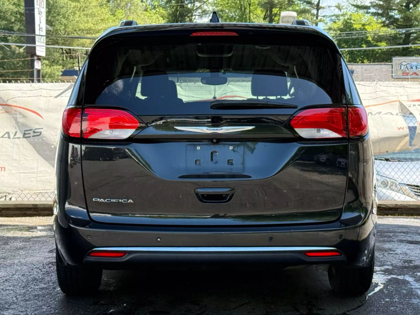 2018 Chrysler Pacifica - Image 10