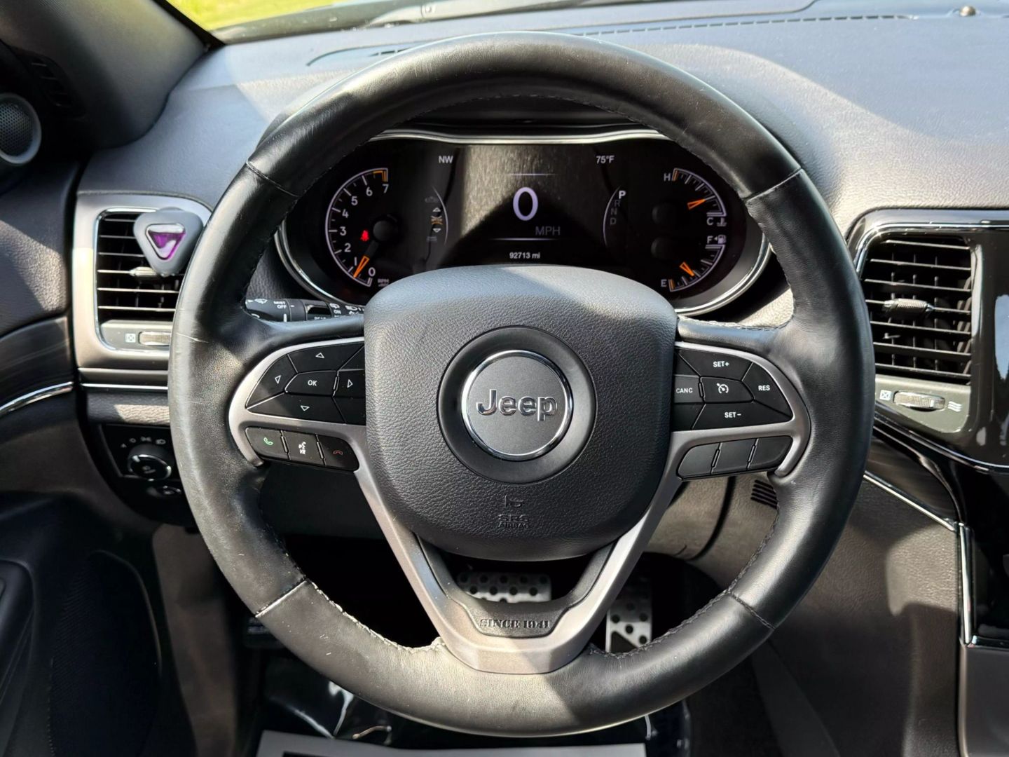 2019 Jeep Grand Cherokee - Image 33