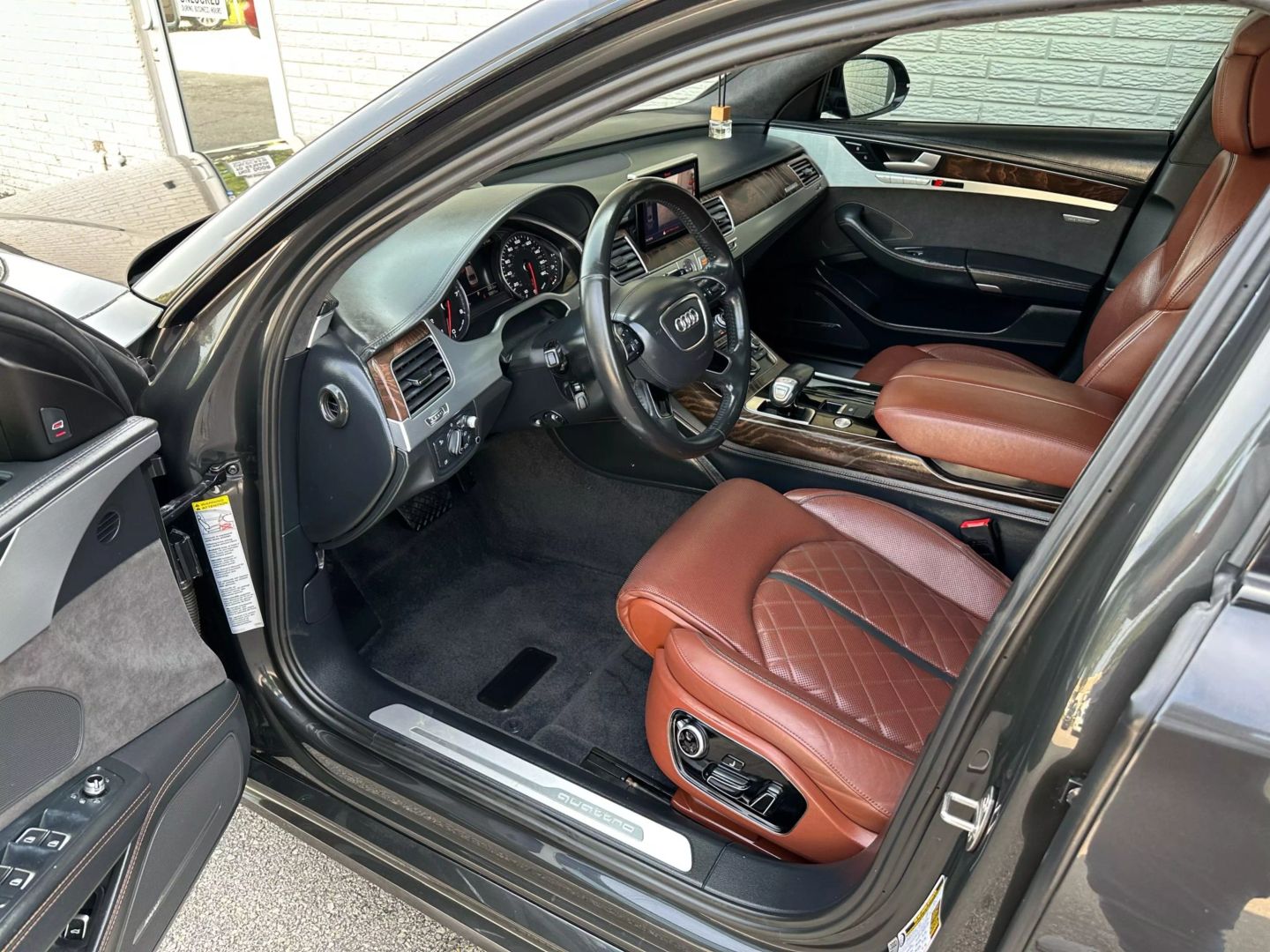 2017 Audi A8 - Image 24