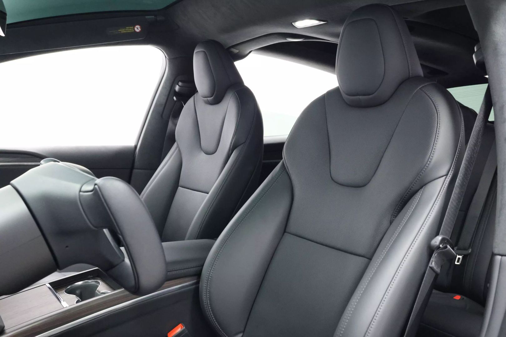 2022 Tesla Model X - Image 15