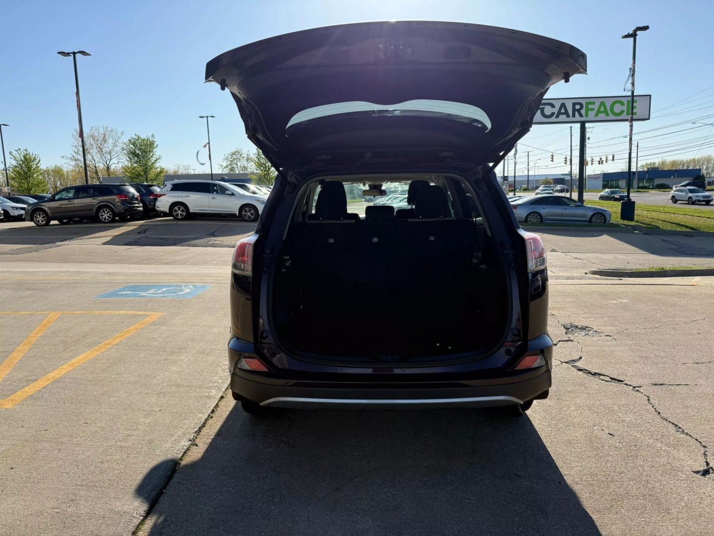 2017 Toyota Rav4 - Image 12