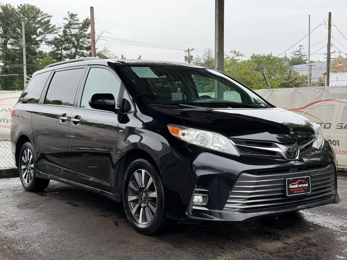 2020 Toyota Sienna - Image 6