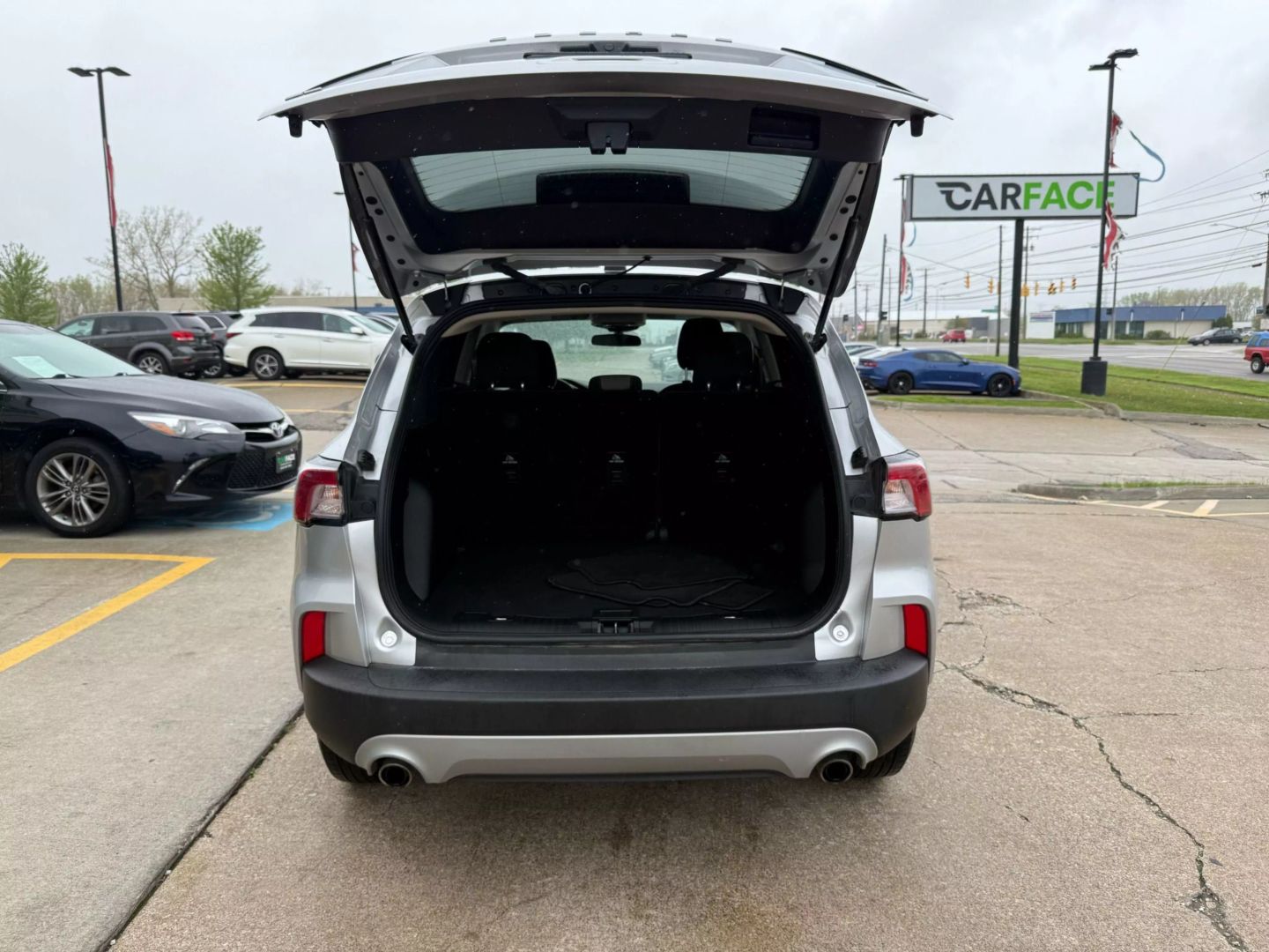 2020 Ford Escape - Image 12