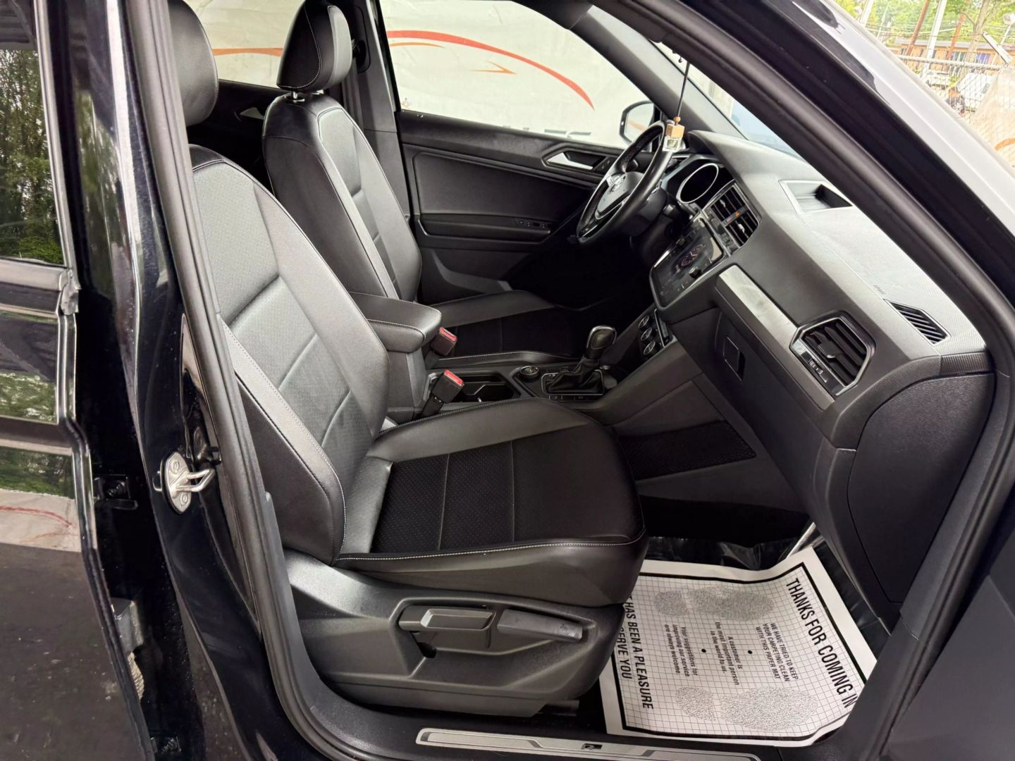 2021 Volkswagen Tiguan - Image 25