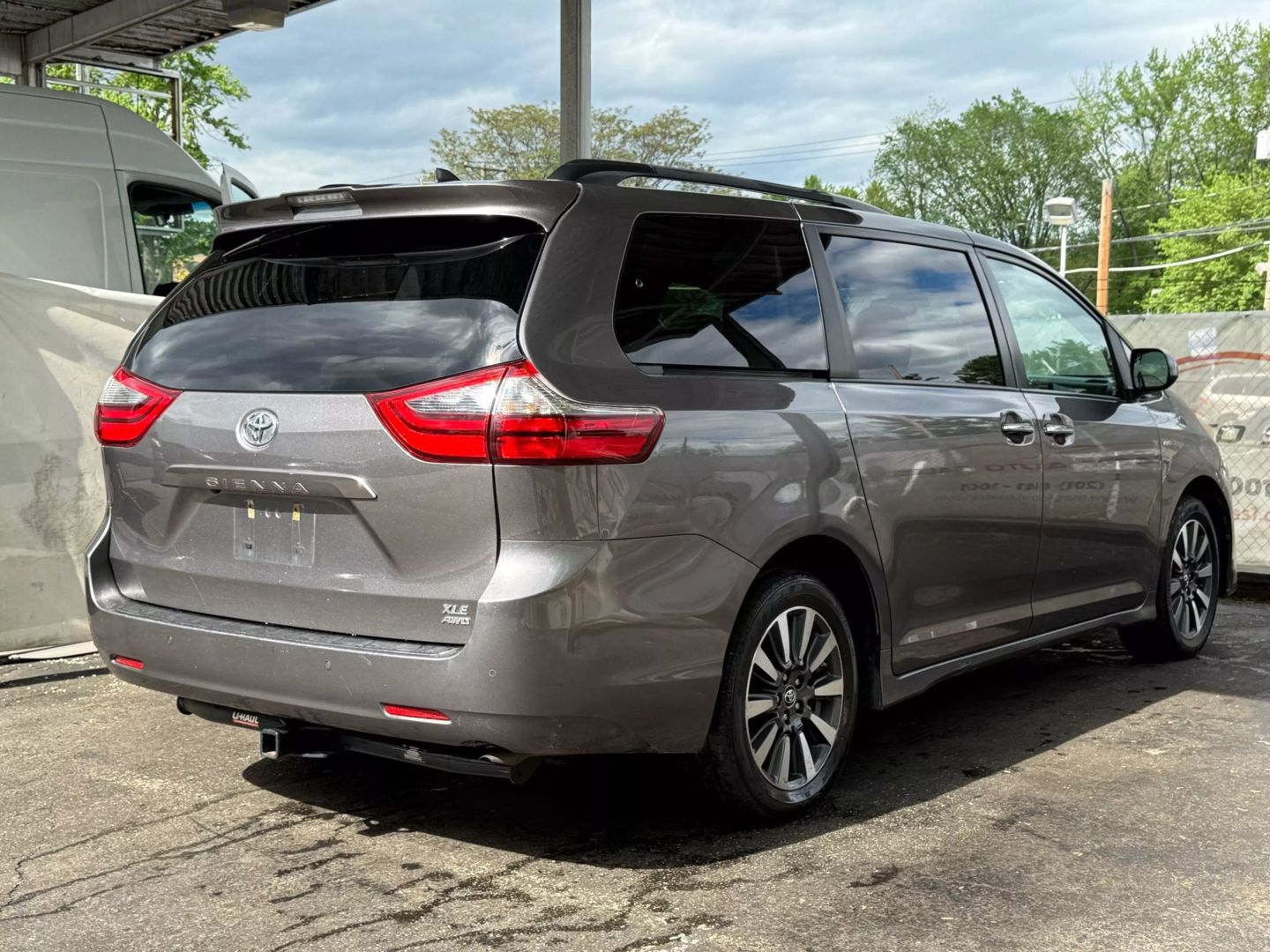 2020 Toyota Sienna - Image 11