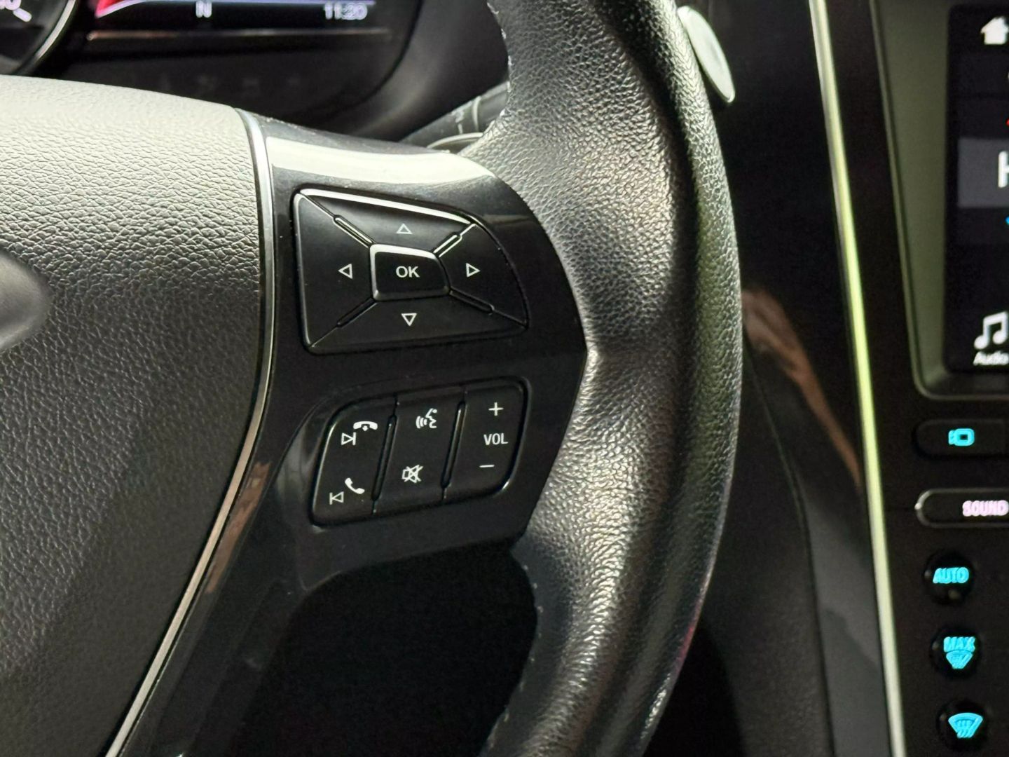 2017 Ford Explorer - Image 39
