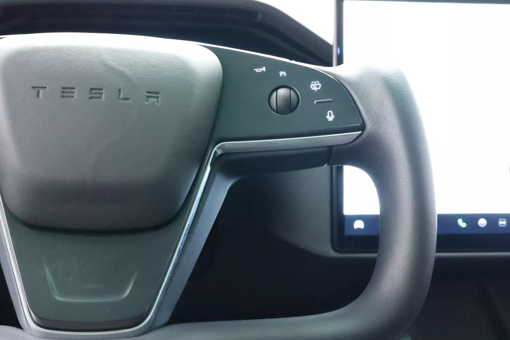 2022 Tesla Model X - Image 23