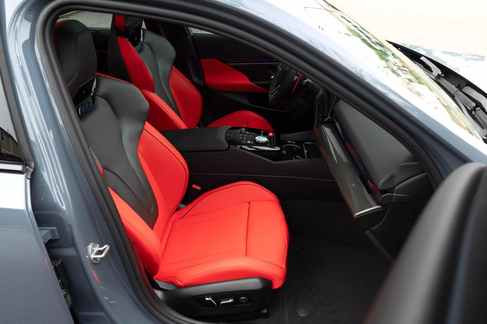 2025 Bmw M5 - Image 49