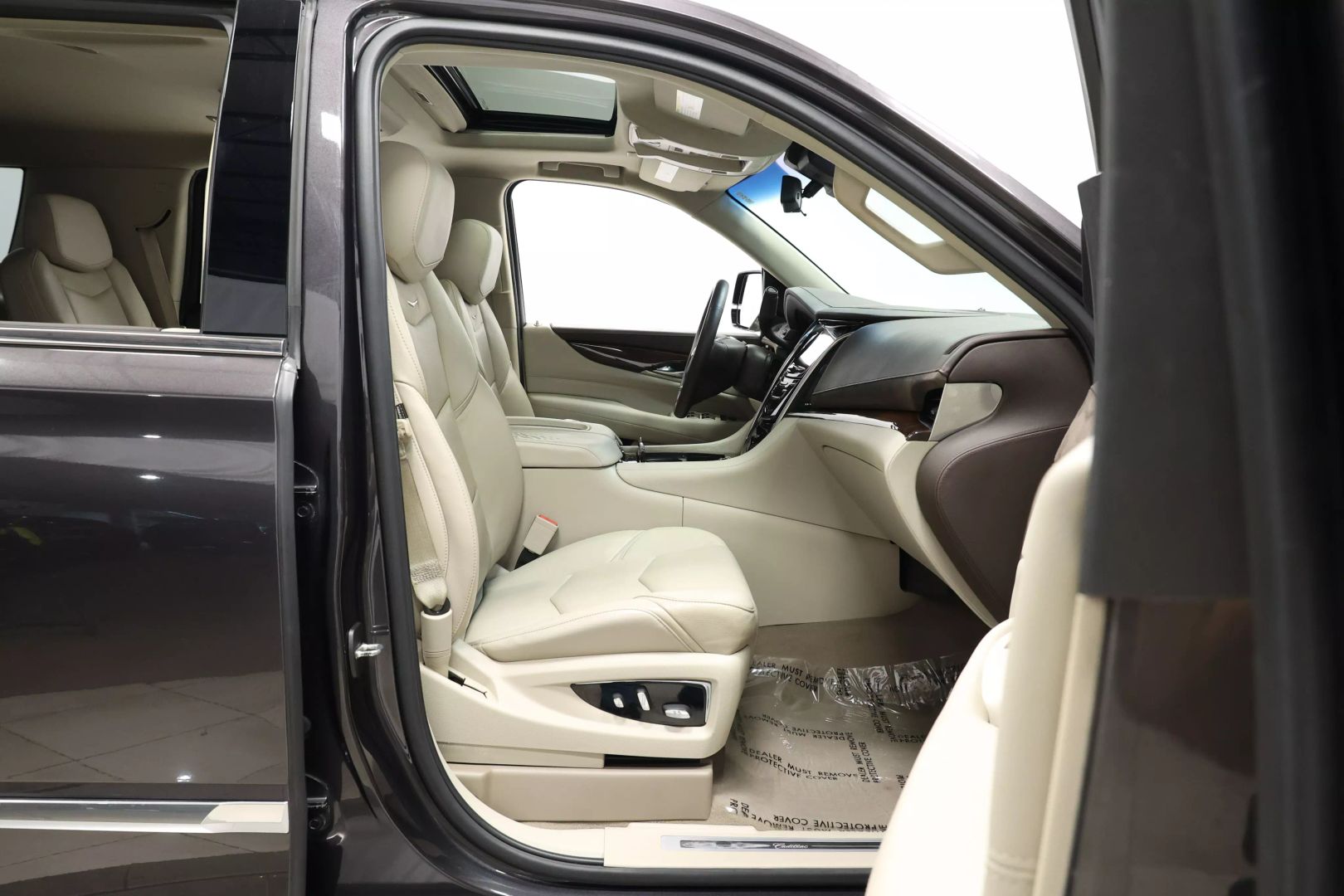 2017 Cadillac Escalade - Image 105