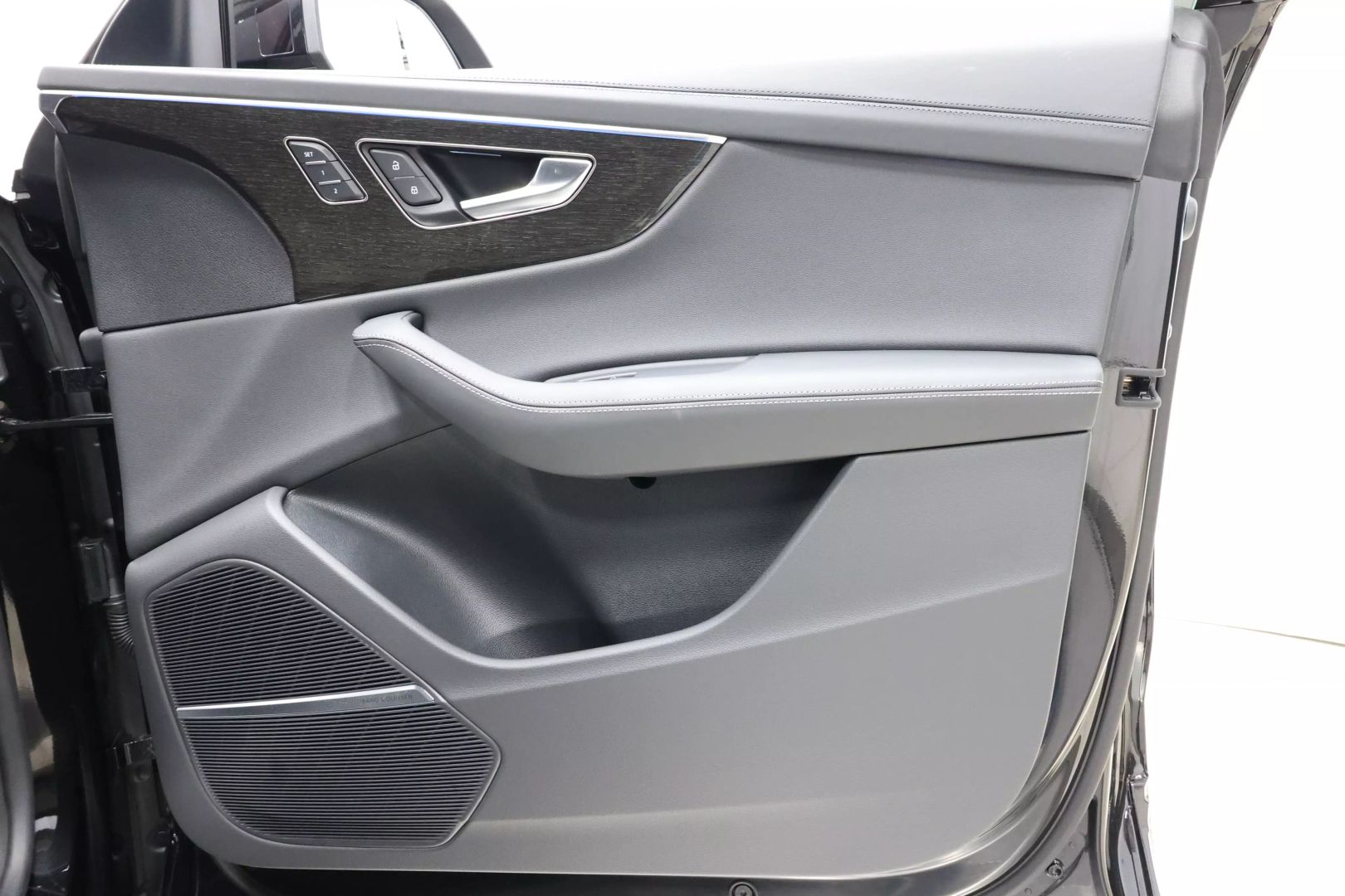 2025 Audi Q8 - Image 88