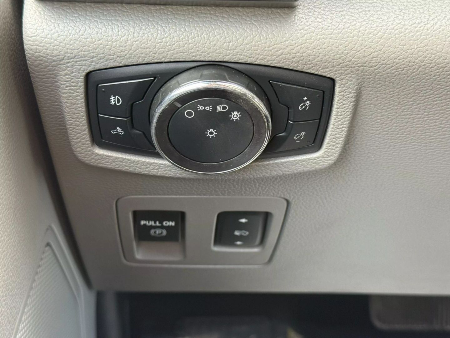 2018 Ford F150 Supercrew Cab - Image 40