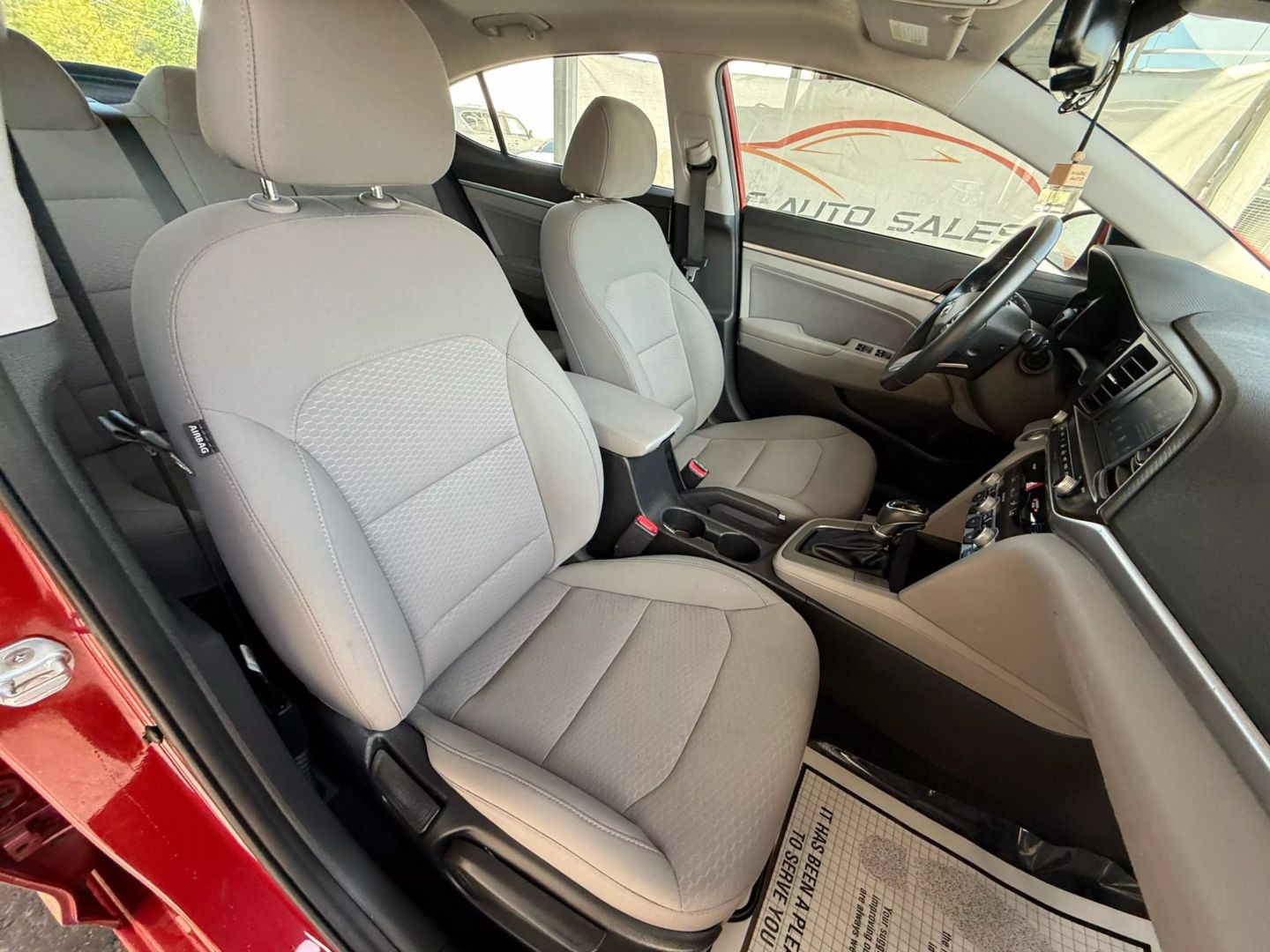 2019 Hyundai Elantra - Image 26