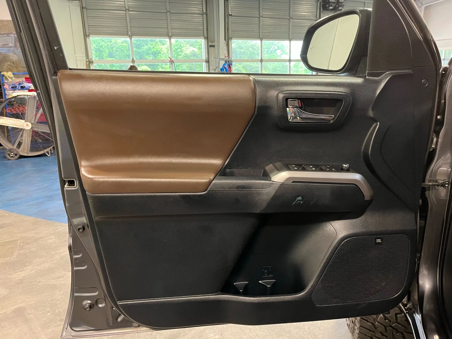 2016 Toyota Tacoma Double Cab Limited Pickup 4d 5 Ft - Image 30