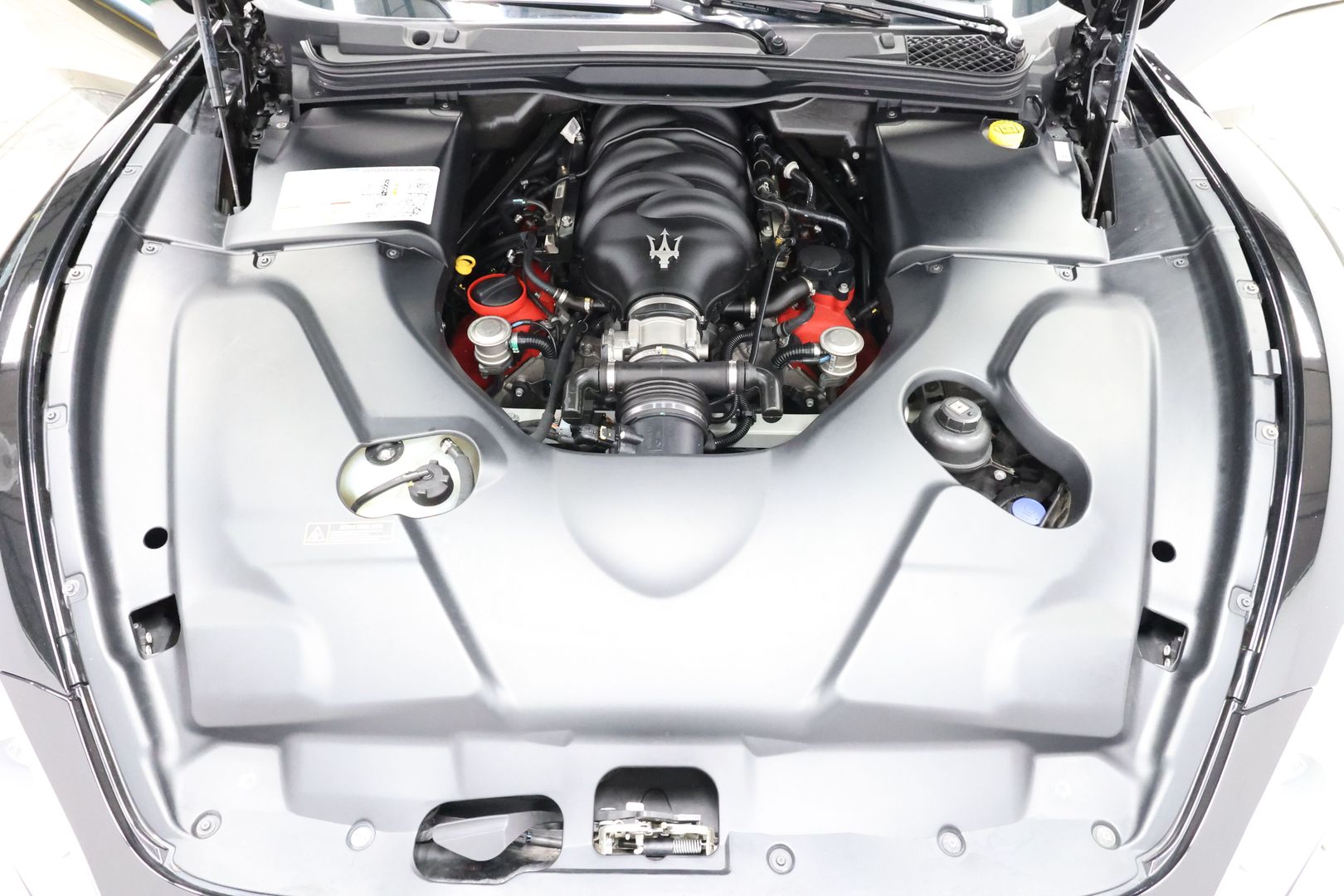 2013 Maserati Granturismo - Image 100