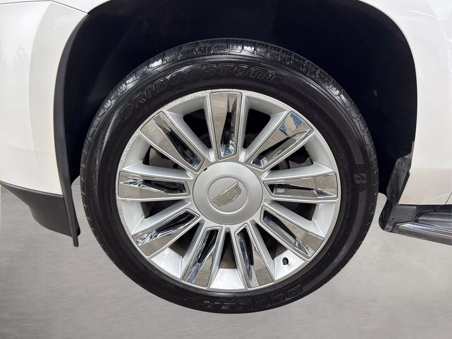 2016 Cadillac Escalade Esv - Image 16