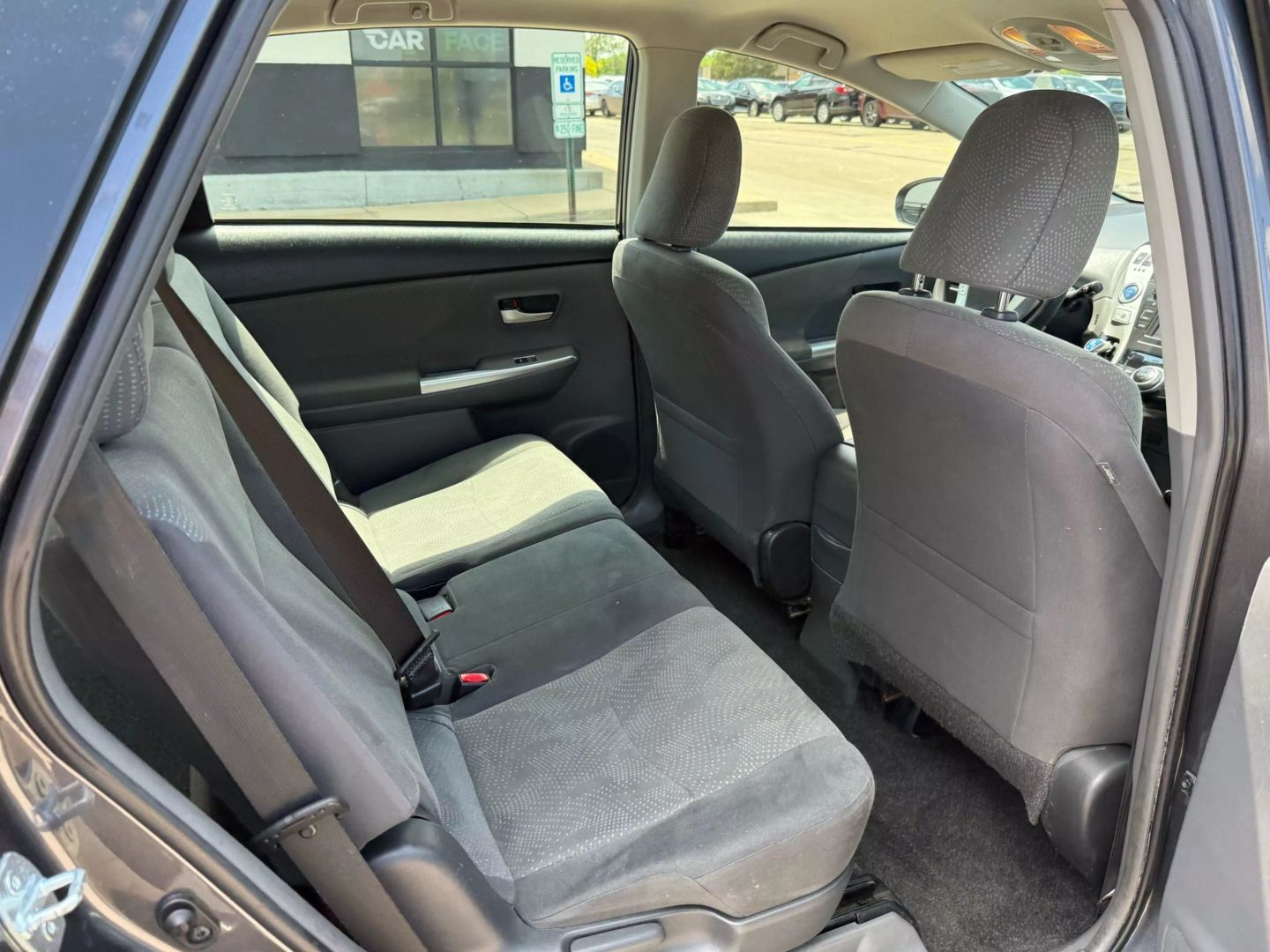 2014 Toyota Prius V - Image 22