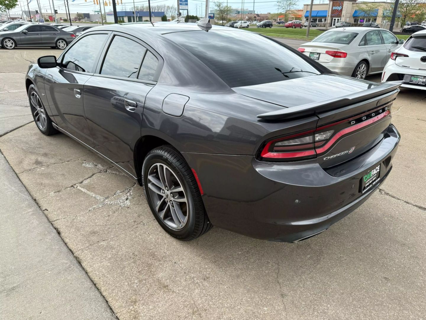 2018 Dodge Charger - Image 7