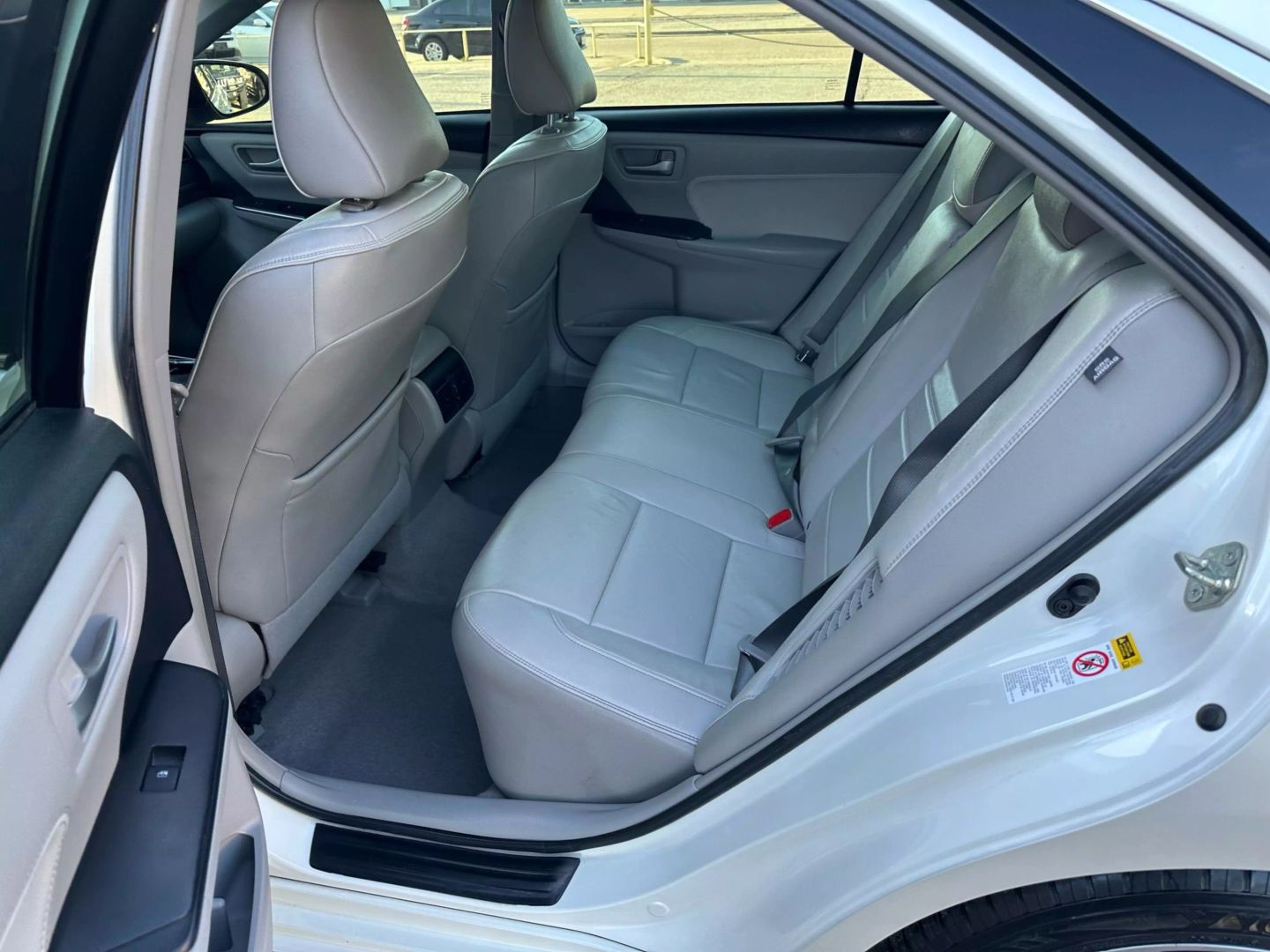 2015 Toyota Camry - Image 25