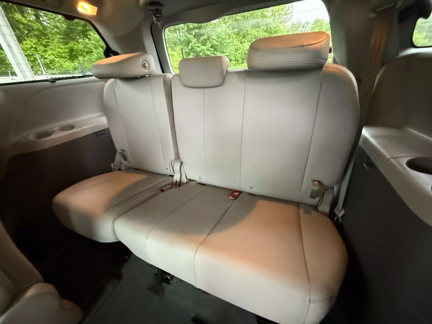 2020 Toyota Sienna - Image 19