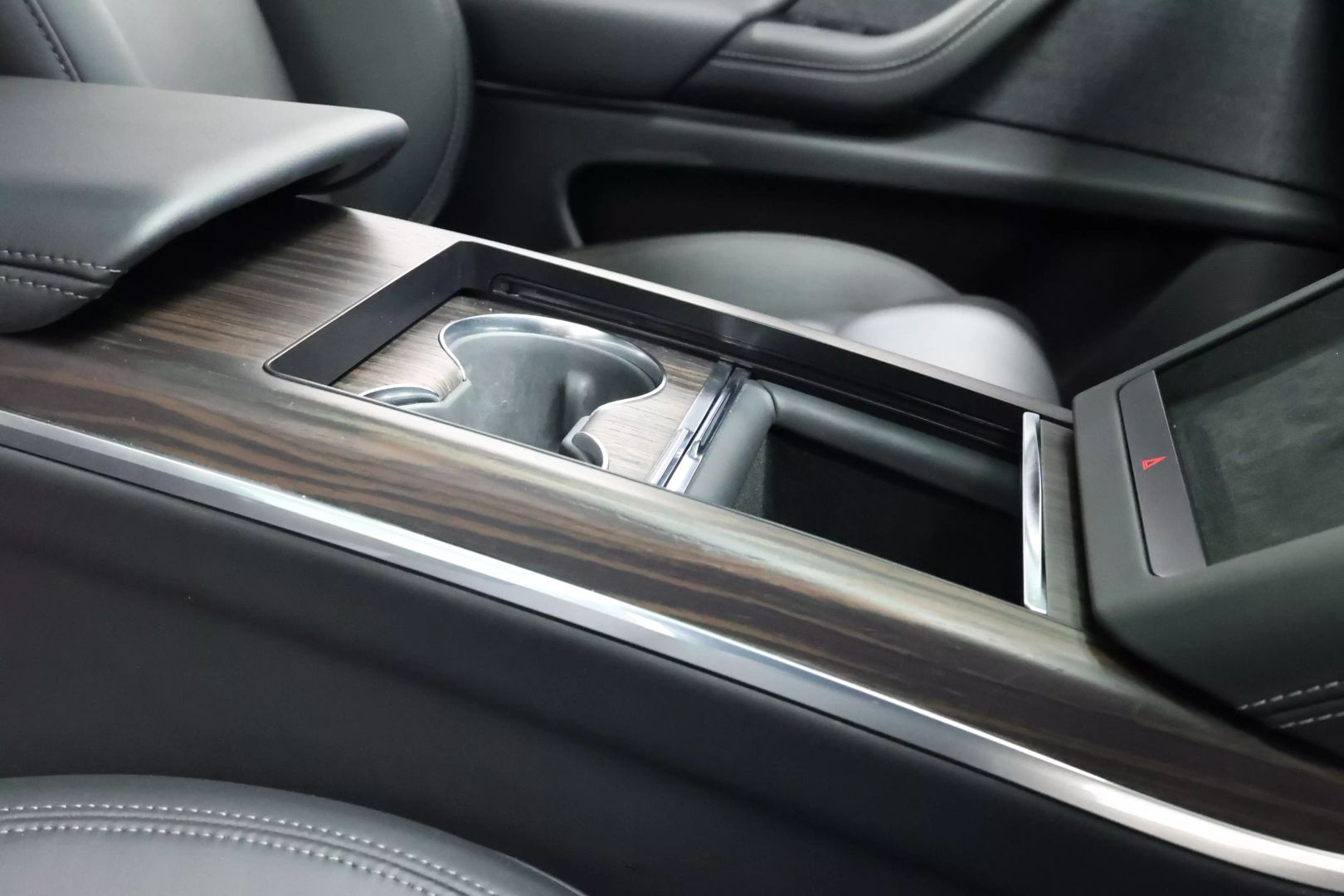 2022 Tesla Model X - Image 87