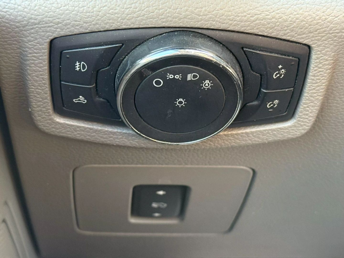 2015 Ford F150 Supercrew Cab - Image 38