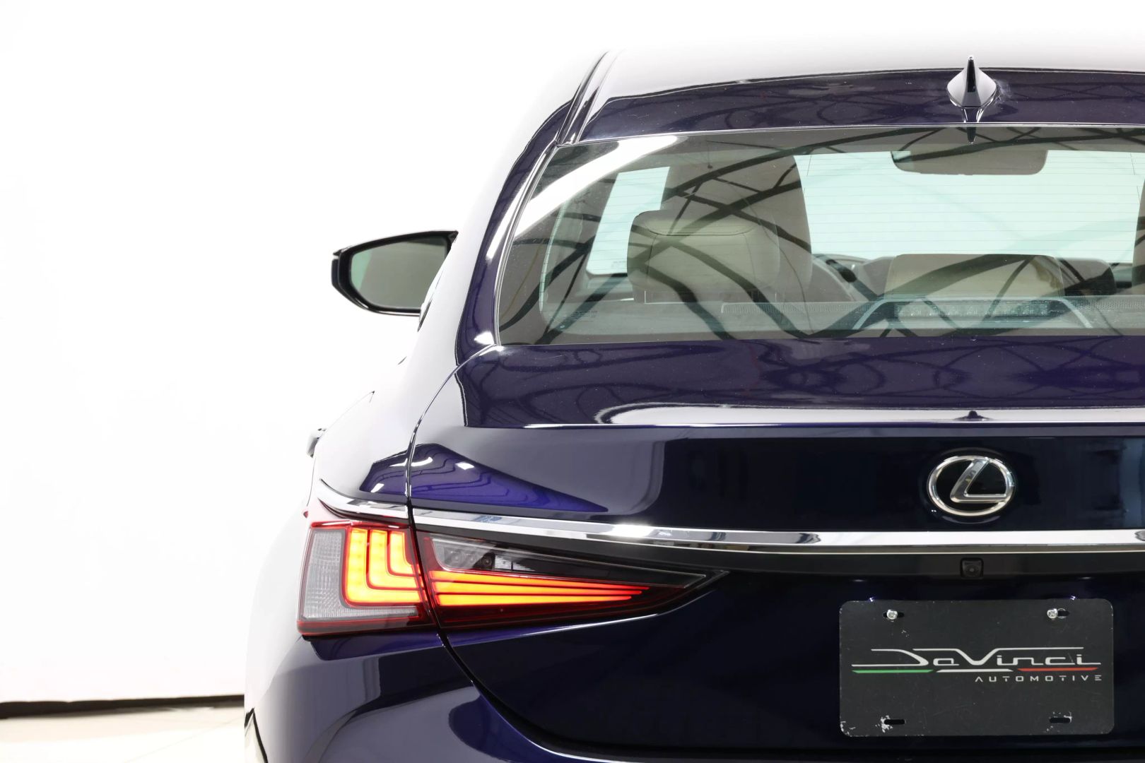 2020 Lexus Es - Image 56