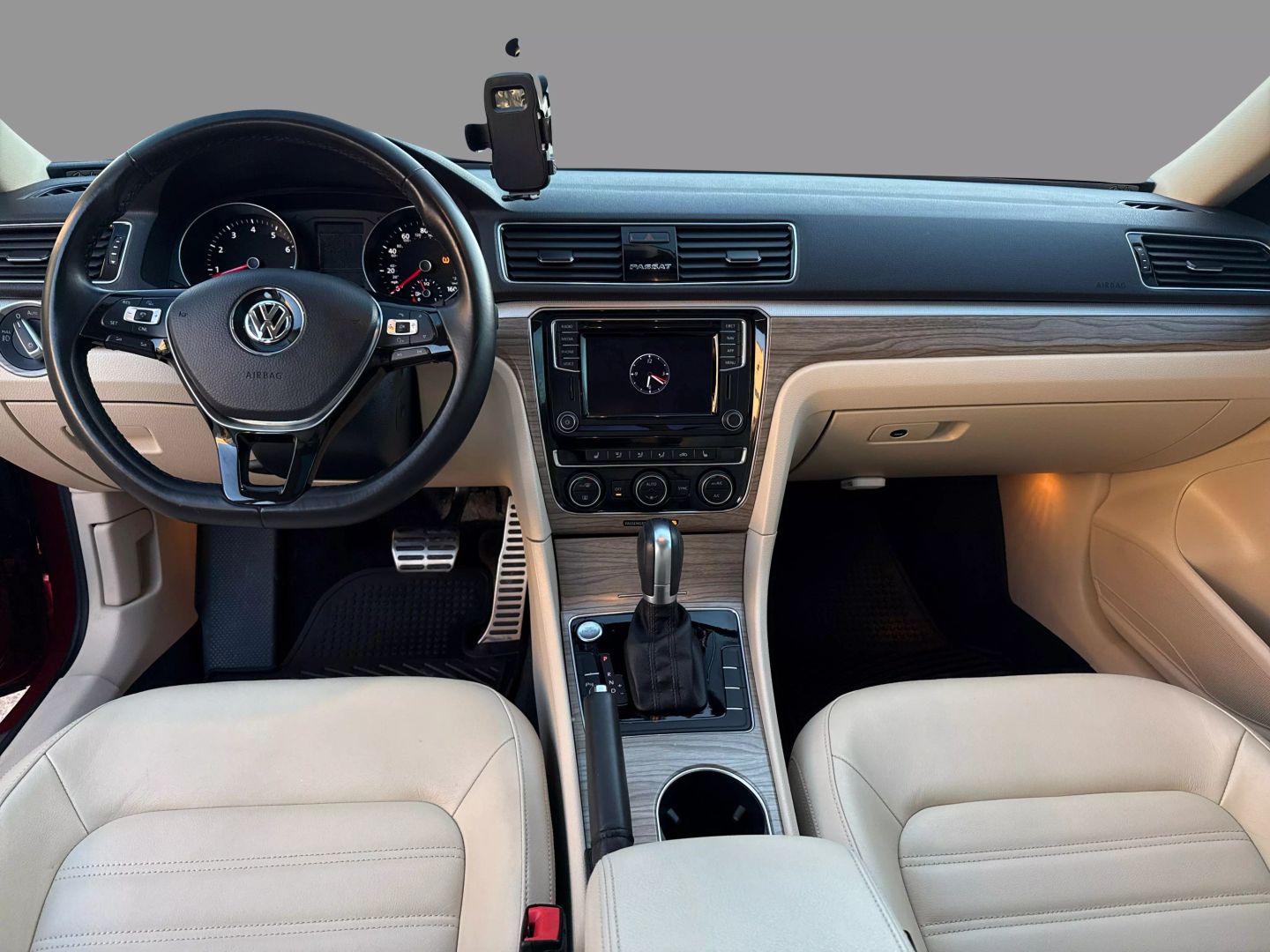 2018 Volkswagen Passat - Image 40