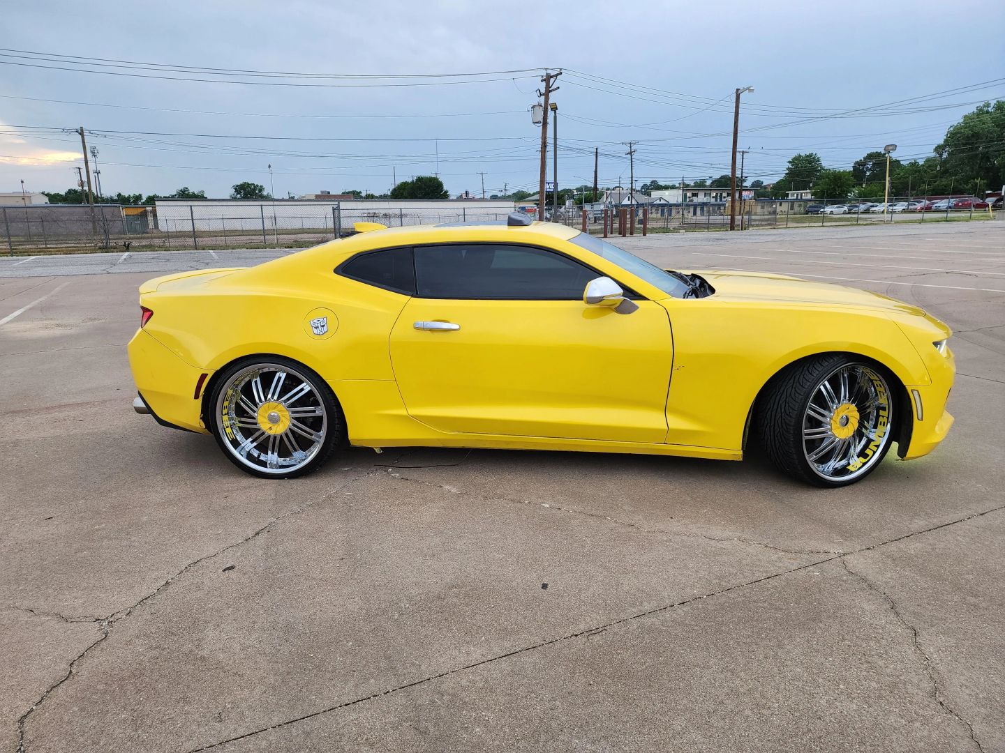 2017 Chevrolet Camaro - Image 10