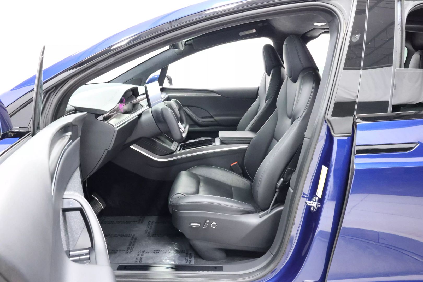 2022 Tesla Model X - Image 12