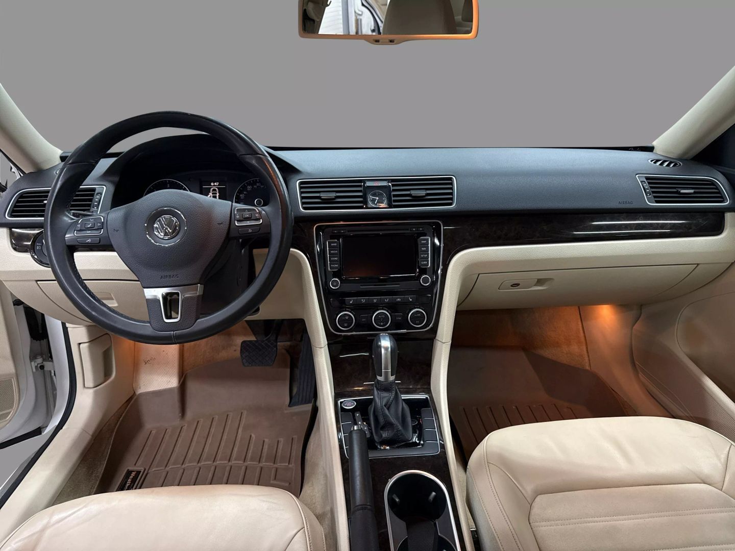 2015 Volkswagen Passat - Image 40
