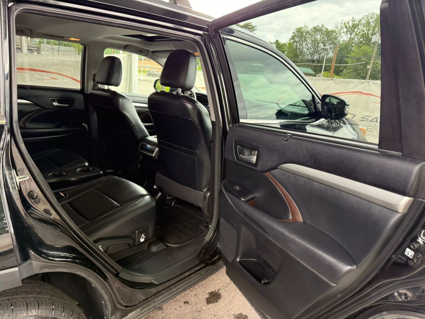 2015 Toyota Highlander - Image 23