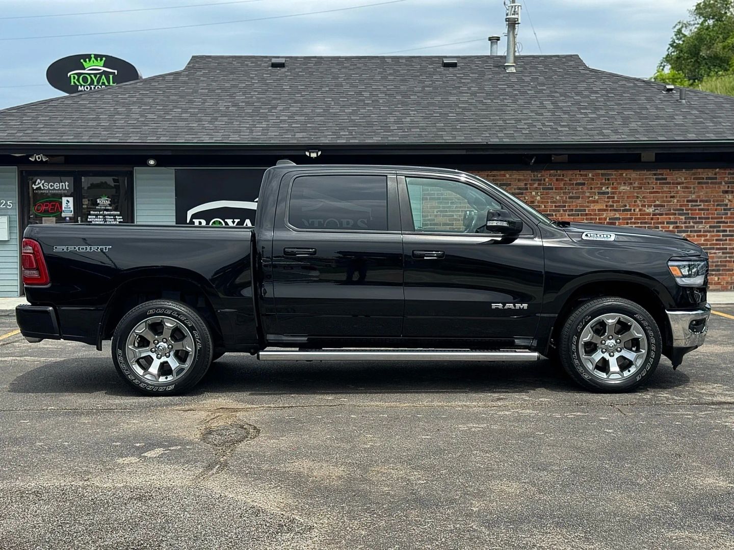 2022 Ram 1500 Crew Cab - Image 12