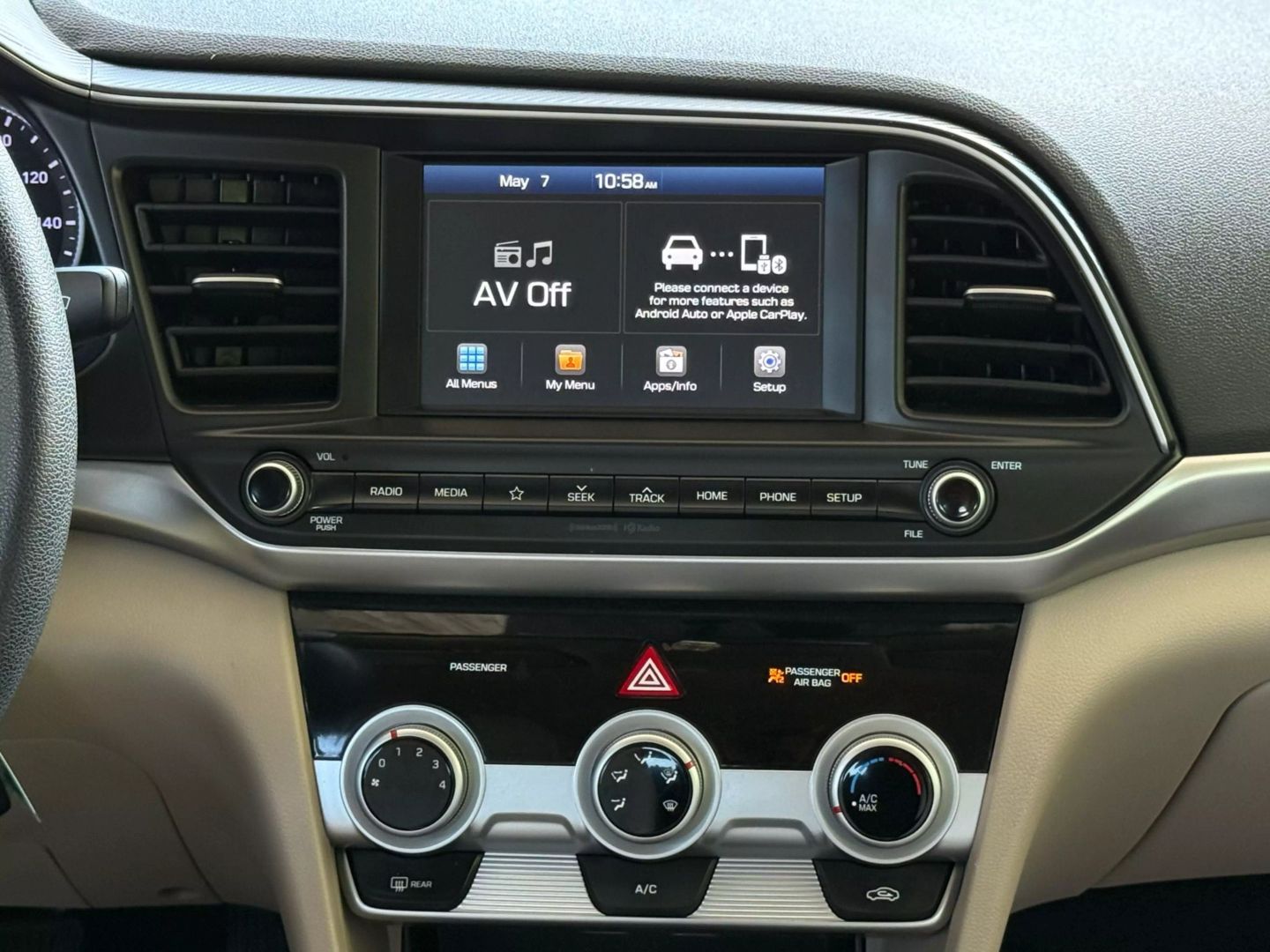 2019 Hyundai Elantra - Image 28