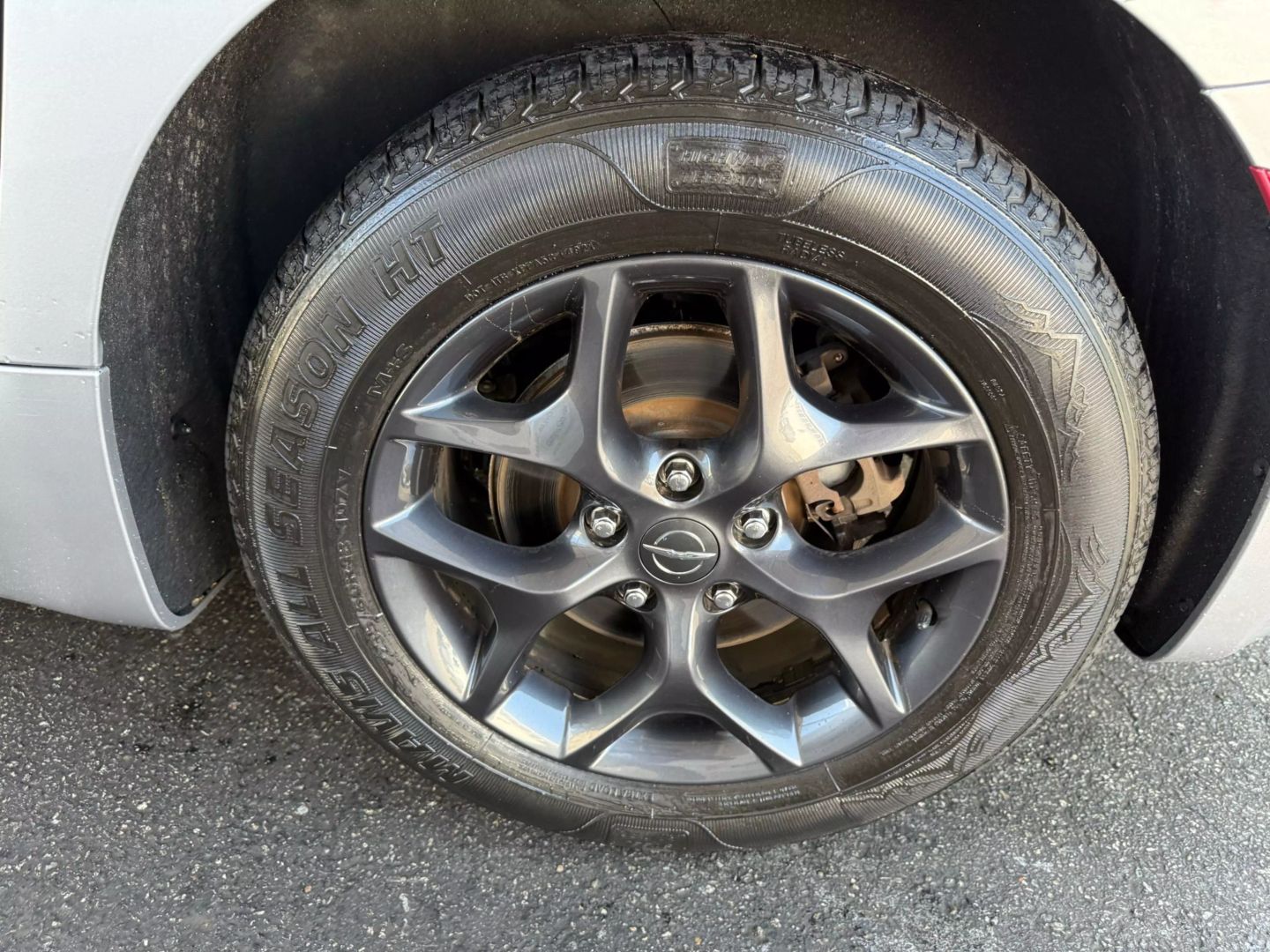2019 Chrysler Pacifica - Image 42