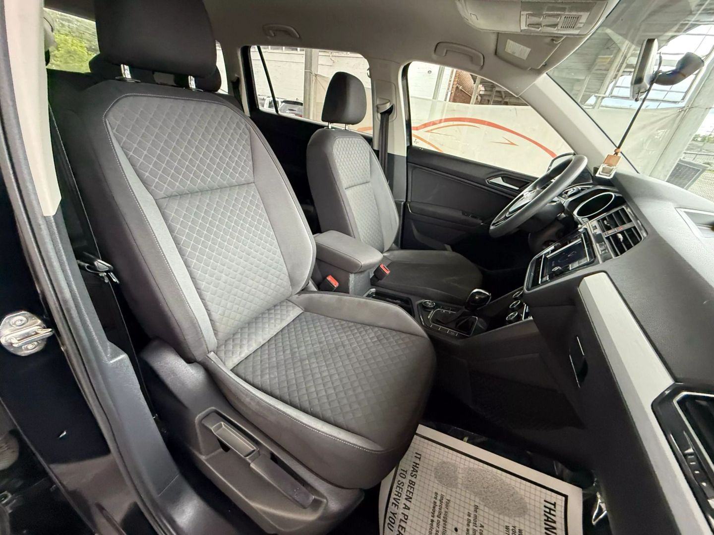 2018 Volkswagen Tiguan - Image 26
