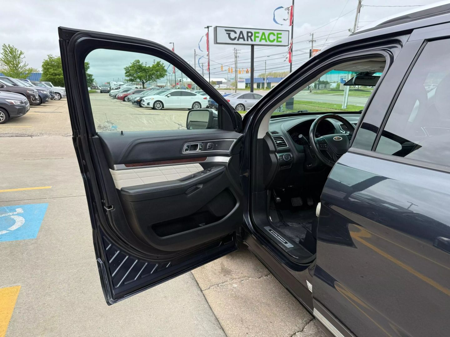 2017 Ford Explorer - Image 18