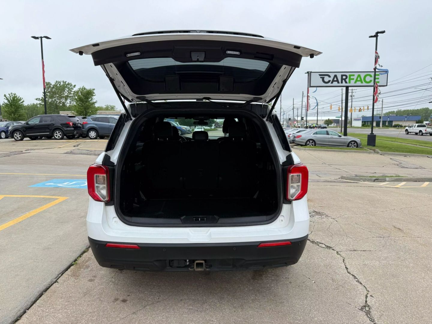 2021 Ford Explorer - Image 14