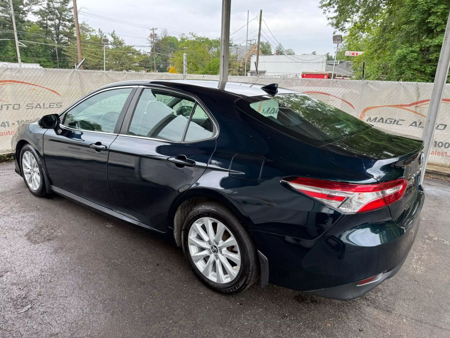 2019 Toyota Camry - Image 13