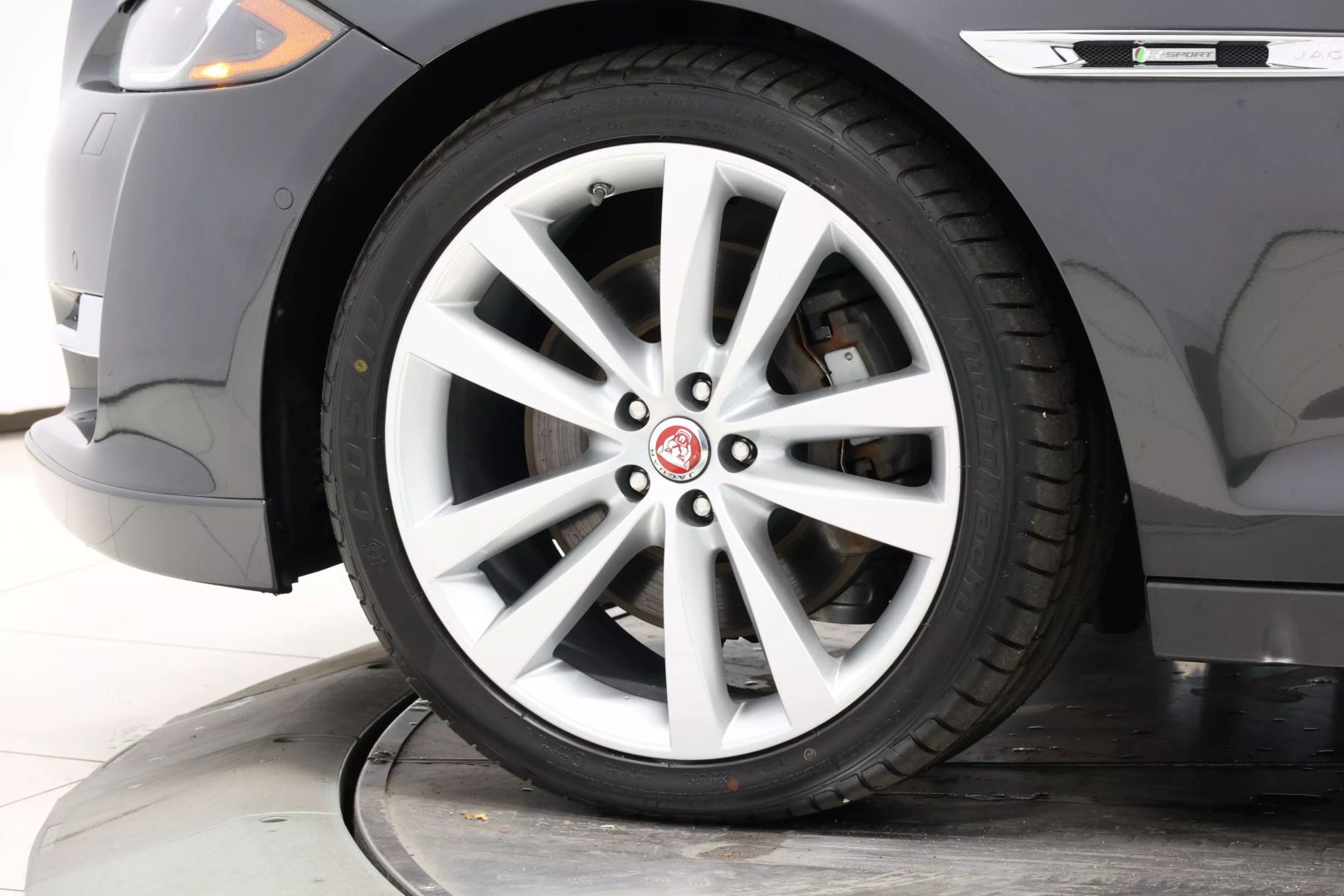 2017 Jaguar Xj - Image 101