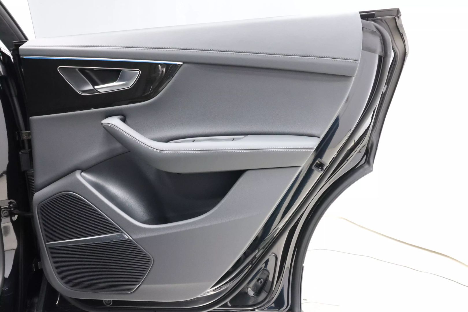 2025 Audi Q8 - Image 72