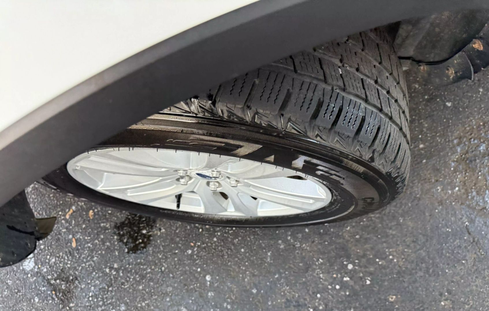 2019 Ford Explorer - Image 39
