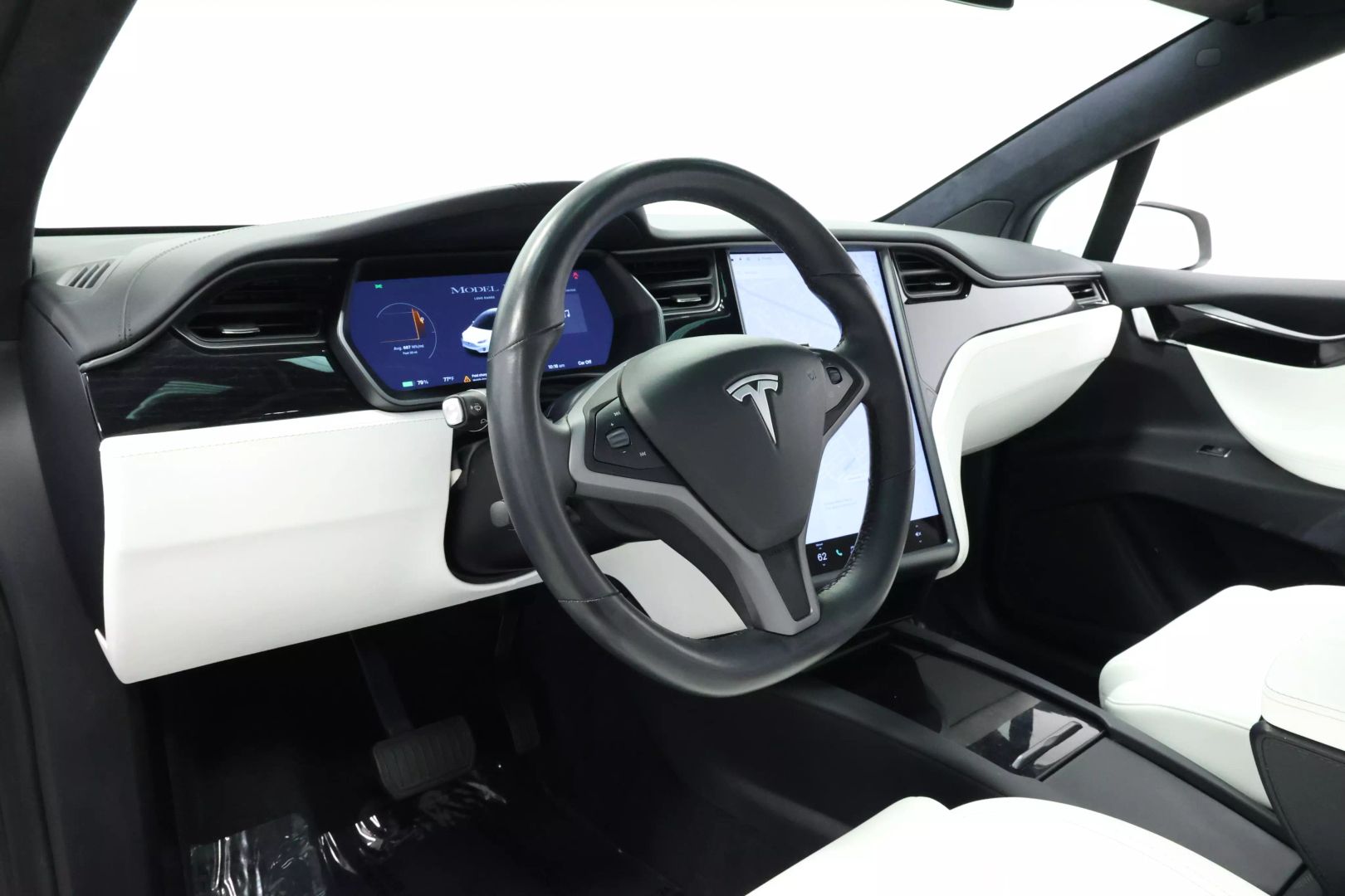 2020 Tesla Model X - Image 2